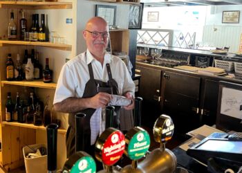 Tommy Jensen  repræsenterer det grå guld hos Klerly og Åge Vinther på Restaurant Tannishus. Foto: Niels Skipper.