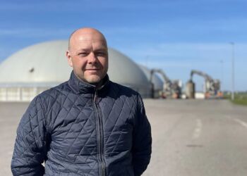 Allan Olsen er direktør for Grøn Gas, der ejer biogasanlægget i Vrå. Han glæder sig over regeringens nye energiudspil.
Foto: Christopher Høeg Lundberg, TV2 Nord.