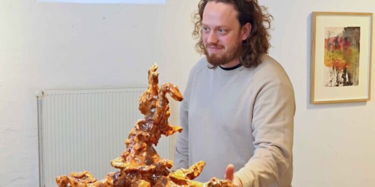 Anders Hald er en af udstillerne på Børglum Kloster. Foto: Torben Agersted.