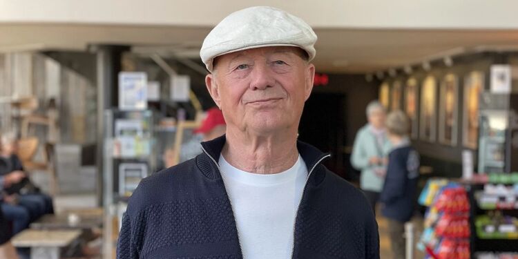 - Ingen havde regnet med, at vi skulle have mere krig . Derfor er det vigtigt at diskutere, hvad man gør, når ondskaben banker på, siger manuskriptforfatter og filminstruktør Anders Refn.