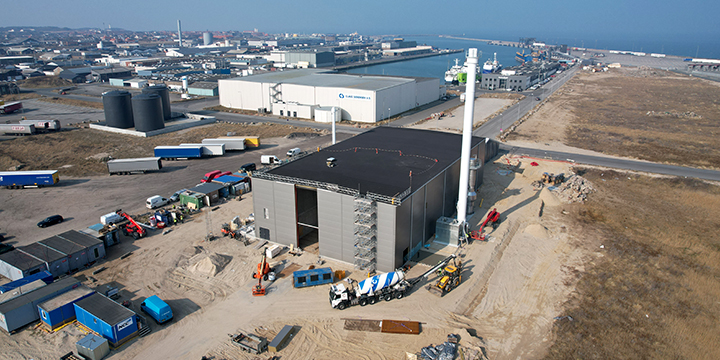 Biomega ligger på Hirtshals Havn. Foto: Arkiv.