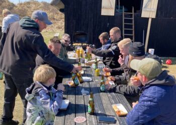 Uden mad og drikke, dur hverken helte eller frivillige.