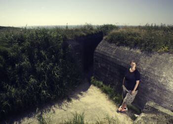 Dagens foredragsholder har siden 2008 været knyttet til Bunkermuseet Hirtshals og har siden da forsket i Atlantvoldens historie samt Hirtshals under besættelsen og sideløbende lavet talrige omvisninger på bunkermuseet. Foto: Chris Brock Photography, London.