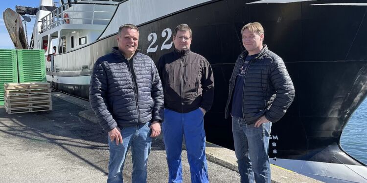 Brian Sørensen, Henrik Terpet og Christian Pilegaard regner med, at afgifterne vil koste omkring 1,8 millioner om året for hvert af deres skibe.
Foto: Laura Winther Møller.