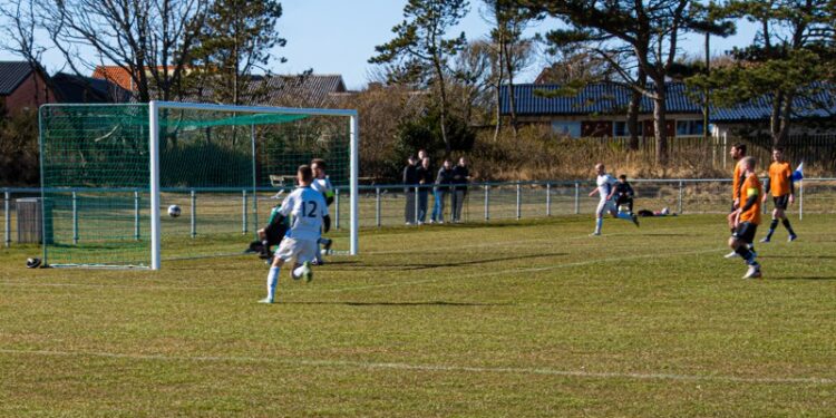 Efter ca. en times spil blev kampen afgjort på denne perle udført af Anders Knudsen...