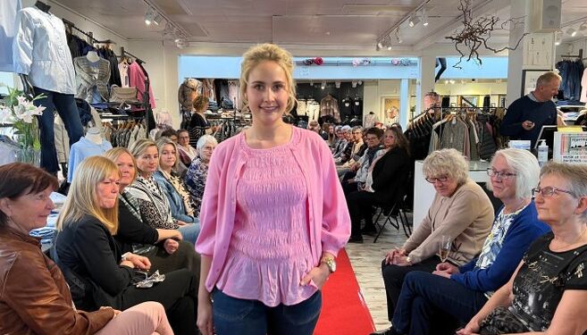 Modeshow 12 657x493