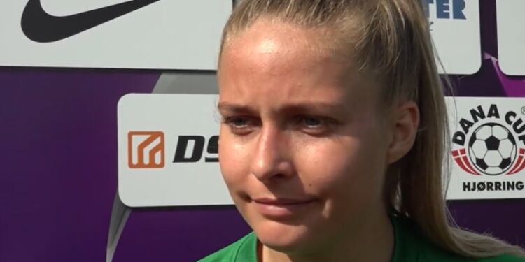 Olivia Møller Holdt har ikke et klart svar på, hvordan mandagens kamp gik så dårligt.