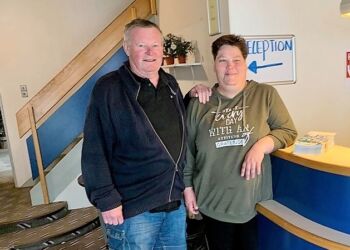 Jye alias Jette Hanesen og Poul Nielsen har gang i Jye's Bagbutik. Foto: Arkiv.