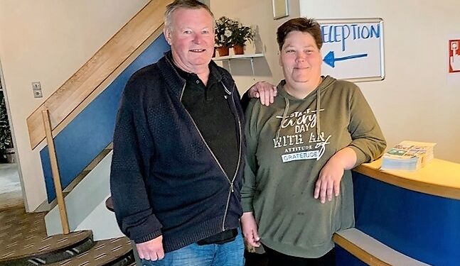 Jye alias Jette Hanesen og Poul Nielsen har gang i Jye's Bagbutik. Foto: Arkiv.