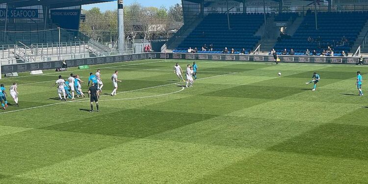 Der var kampstart klokken 14.00 i dagens nordjyske opgør i bunden af 1. division.
Foto: Julie Schou Nielsen / TV2 Nord.