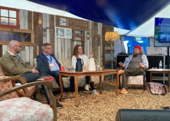 Panelet og moderatoren ved fredagens debat om havplanen.