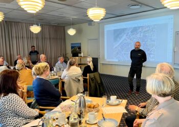 Leif Lund Jakobsen og Rasmus Kolind Bang fremlægger status for Naturmødet 2022. Foto: Niels Skipper.