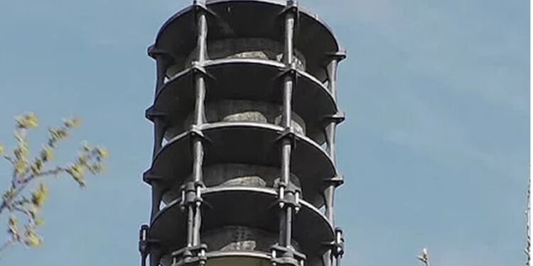 Den første onsdag i maj klokken 12 testes Danmarks sirener. I år har Beredskabsstyrelsen udsendt information om sirenerne på flere sprog, blandt andet ukrainsk. Foto: Beredskabsstyrelsen.