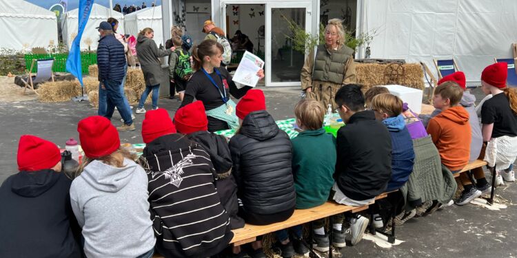Skoletjenesten i gang ved Naturmødet 2022. Foto: Arkiv.