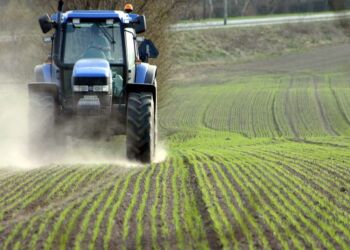"Det er altid træls at mangle sit GPS-udstyr, særligt i en tid hvor mange har travlt i marken, og der kan være lang ventetid på at få nyt udstyr leveret,” siger Preben Rasmussen, landbrugschef i Topdanmark.