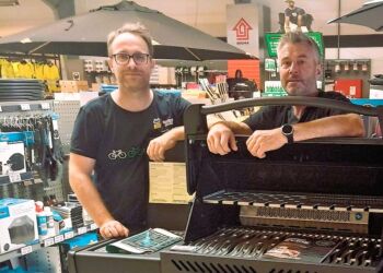 To gange Claus kigger på grill hos Bygma i Hirtshals. Foto: Arkiv.