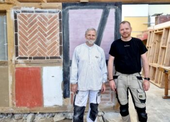 Teamet på Restaureringsuddannelsen består af murerfaglærer Finn Pedersen (tv) og tømrerfaglærer Peter Kaae Muhlig.