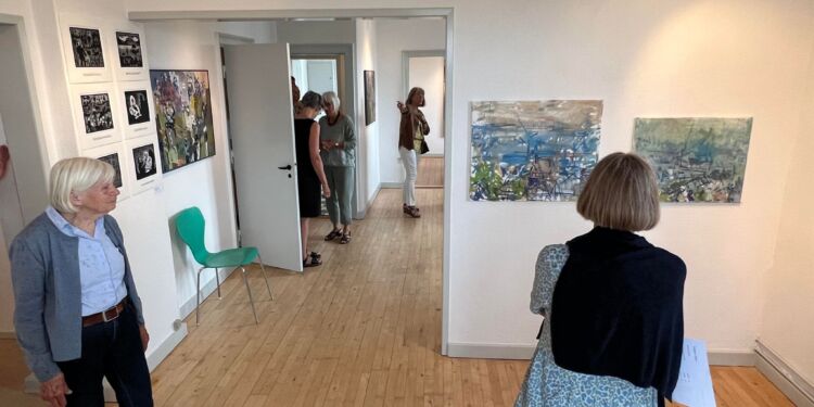 Assistenthusets lyse rum er blevet populære til kunstudstillinger. Foto: Arkiv.