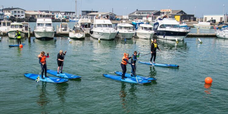 Børneholdet var dagens første på vandet... her klar til start...