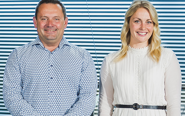 Som altid er erfarne Morten Pedholt vært på Årets Nordjyde, men han flankeres i år af Caroline Monin, der er vært og journalist på TV2 Nord.