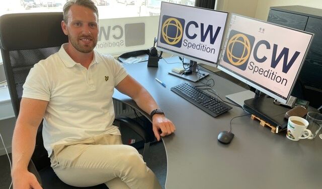 Claes Willadsen bag skærmene på virksomhedens hidtidige kontor, der ligger hos HTC. Foto (arkiv): Niels Chr. Jakobsen.