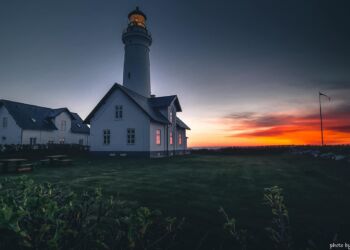 Solnedgang ved Hirtshals Fyr. Foto: Arturs Pirazkov.