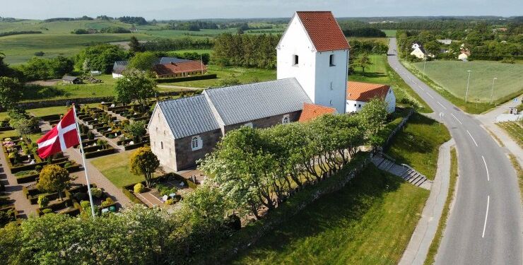 Horne Kirke. Foto: Horne og Asdal Sogne.