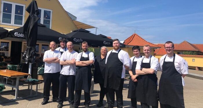 Sommerens stærke kokkecrew hos Restaurant Lilleheden.
