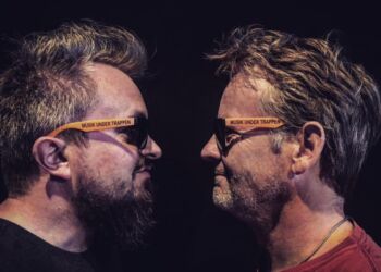 Michael Vajhøj og Jens Kohno Andersen er i lighed med resten af de frivillige ikke til at komme udenom ved Musik Under Trappen.