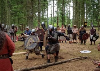 Rollespil ved vikingemarked i Yxengaard. Foto: Arkiv.