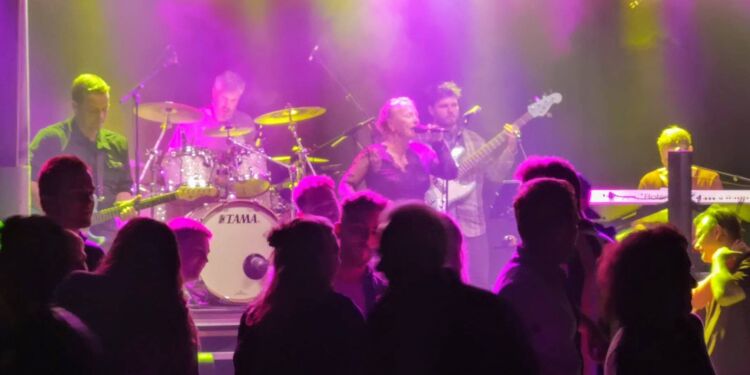 Willer Med Dans ved Musik Under Trappen  i 2019.