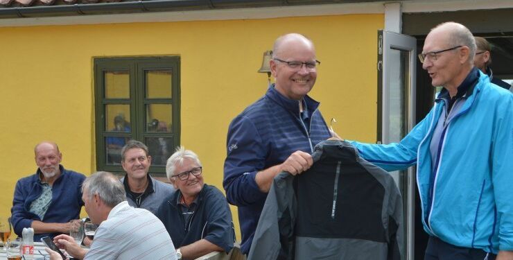 Jens Rasmussen var ekstraordinært bare 10 slag under par på den fine bane i Kjul.