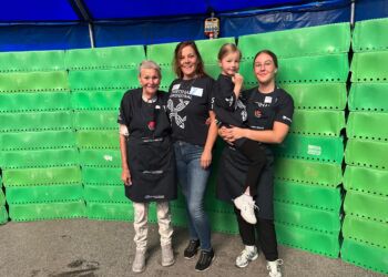 Alice og Sylvia samt Karla på armen af Sara. Foto: Niels Skipper.