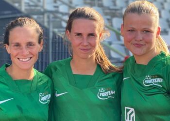 Fortunas tre debutanter. Det er fra venstre Ashley Lynn Riefner, Tiia Peltonen og Thea Rhode. Riefner var med fra start, mens de to andre blev skiftet ind.