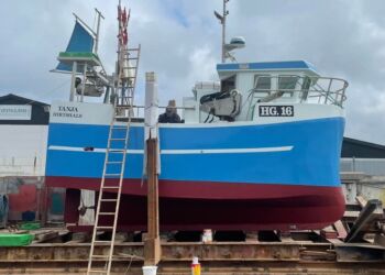 Leif Christensen i gang med arbejdet på HG 16 Tanja i sommeren 2022 hos Vestkajens Maskinværksted.