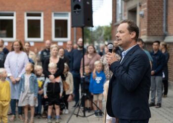 Klaus Lundsgaard bød velkommen til første skoledag på HPR.