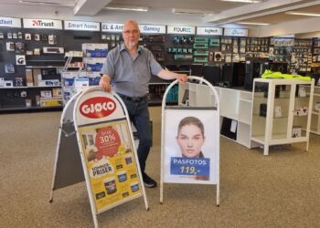 To gadeskilte koster 575,00 Kr. at have stående på fortovet.