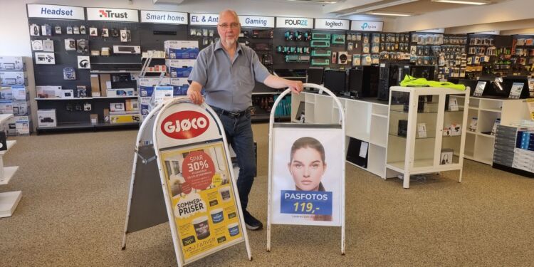 To gadeskilte koster 575,00 Kr. at have stående på fortovet.