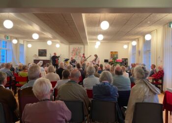 Fuldt hus til Nordskær på Den Gamle Station. Foto: Privat.