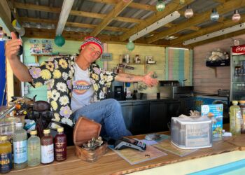 Mikkel Vandsted Sørlie har på kort tid banket en kæmpe succes op med Mikki's Beach Café ved siden af B&B by the Sea på Kystvejen i Hirtshals.