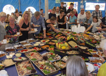 Fiskebuffet ved Hirtshals Fiskefestival. Foto: Arkiv.