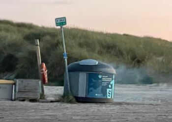 Affaldsmolok på stranden. Foto: Arkiv.
