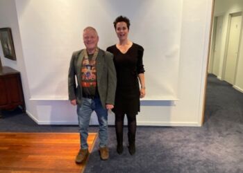 Anne Honoré Østergaard og præsident for Hirtshals Rotary Klub Carsten Jensen, Jysk IT-Tech.