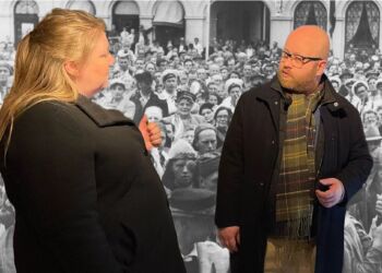 Journalist Rikke Kjølby og formidlingschefen ved Vendsyssel Historiske Museum dykker ned i historien om Hjørrings løsrivelse i serien "Frit Vendsyssel".
Foto: Vendsyssel Historiske Museum.