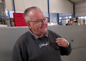 Bamme alias Bjarne Sørensen har kogt grønkål i mere end 40 år først i Børglum og dernæst i Harken. Foto: Arkiv.