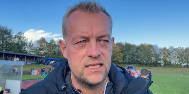 Træner Bo Zinck hos Fortuna. Foto: TV2 Nord.