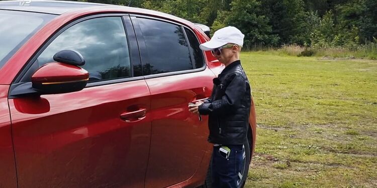 I programmet 'Jespers nye liv' følger man Jesper Sørensen efter han er stoppet med at tage sin livsforlængende medicin. Han er til gengæld flyttet hjemmefra - og har fået kørekort.
Foto: TV 2.