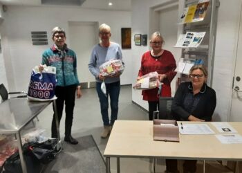 Fire af de frivillige forrige år hos Menighedsplejen i Hirtshals Sogn. Foto: Arkiv.