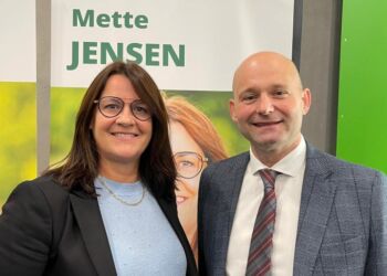 Lokale Mette Jensen i selskab med den konservative leder Søren Pape Poulsen.