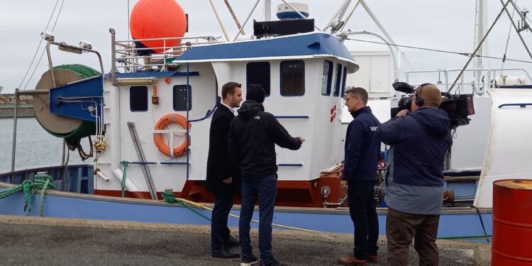 Torsten Schack Pedersen (V) sammen med Simon Kollerup (S) på Hirtshals Havn. Foto: Arkiv.